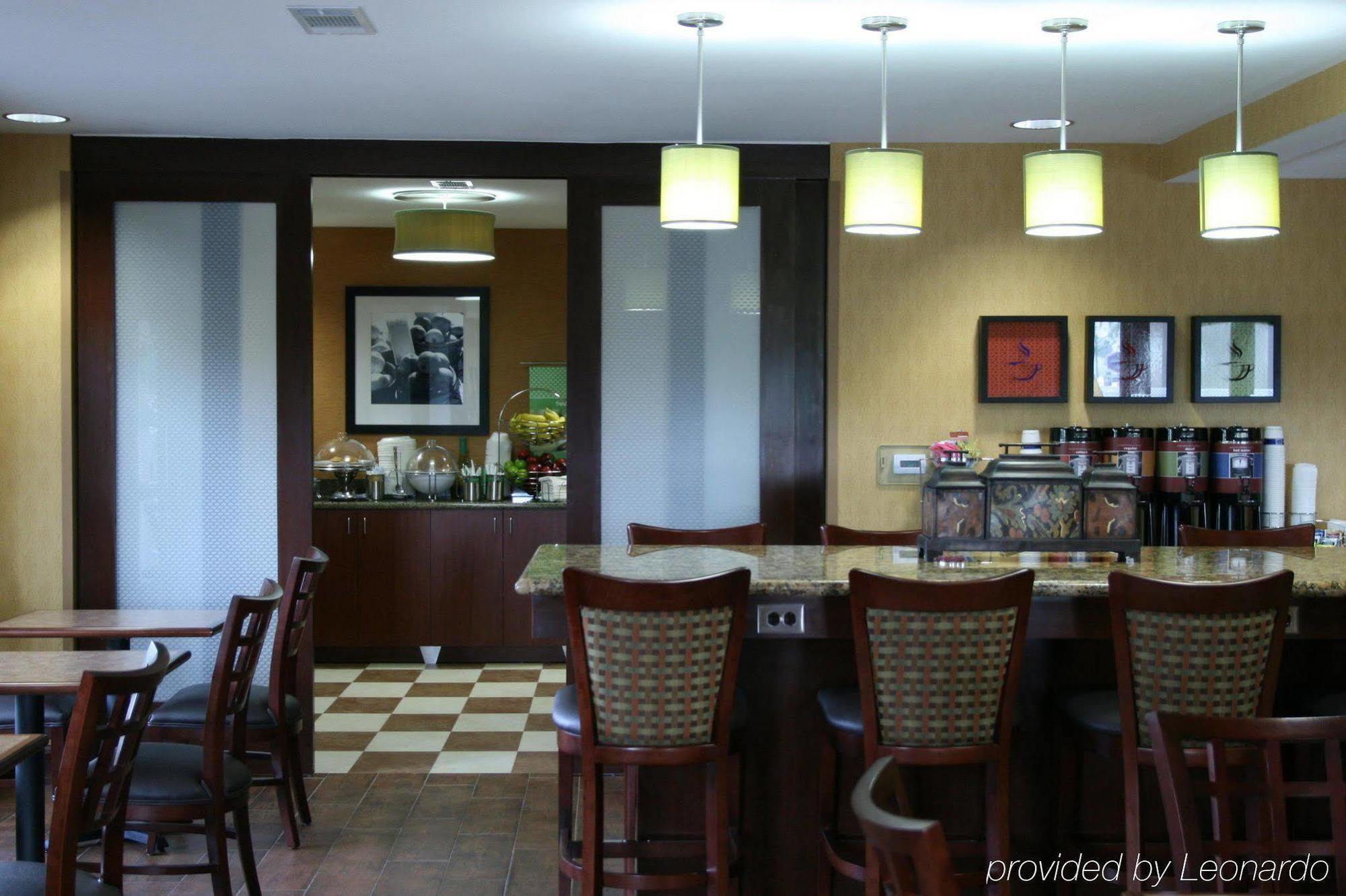 Baymont Inn & Suites By Wyndham The Woodlands 谢南多厄 餐厅 照片